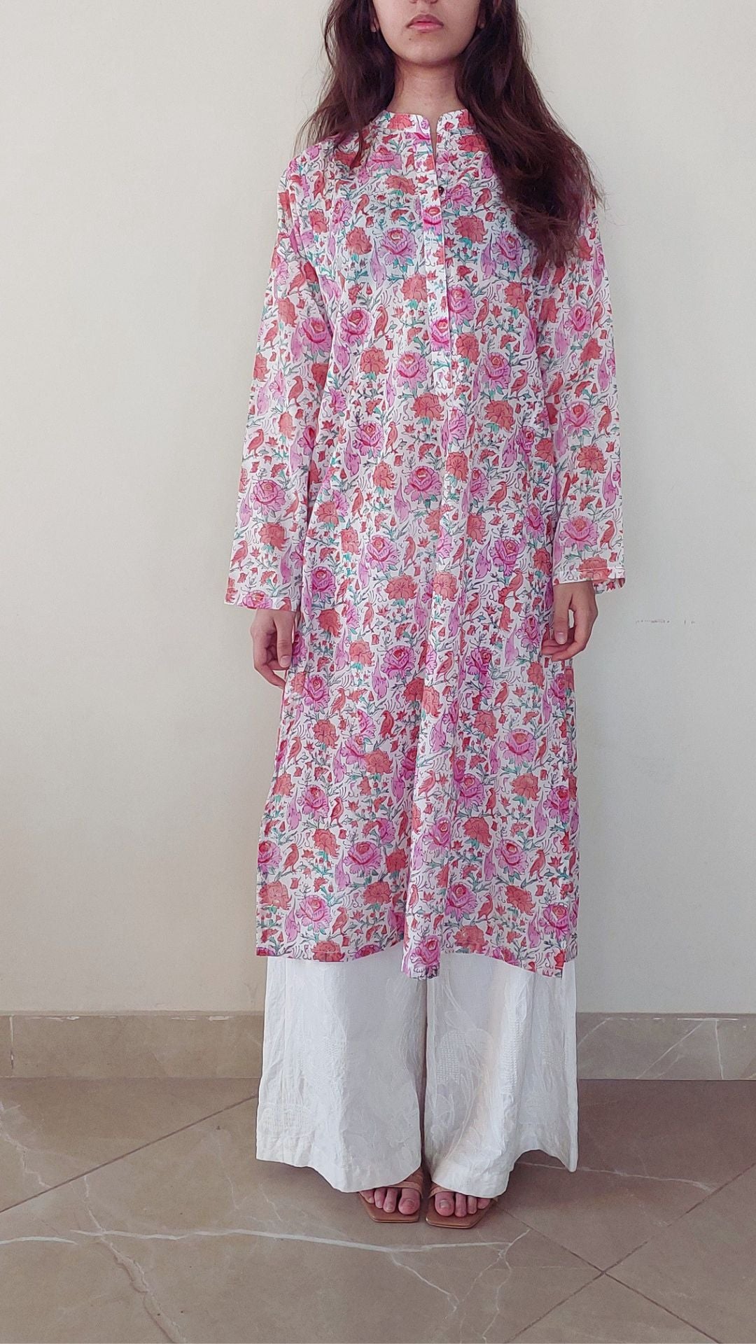Gul-e-Daudi Kurta