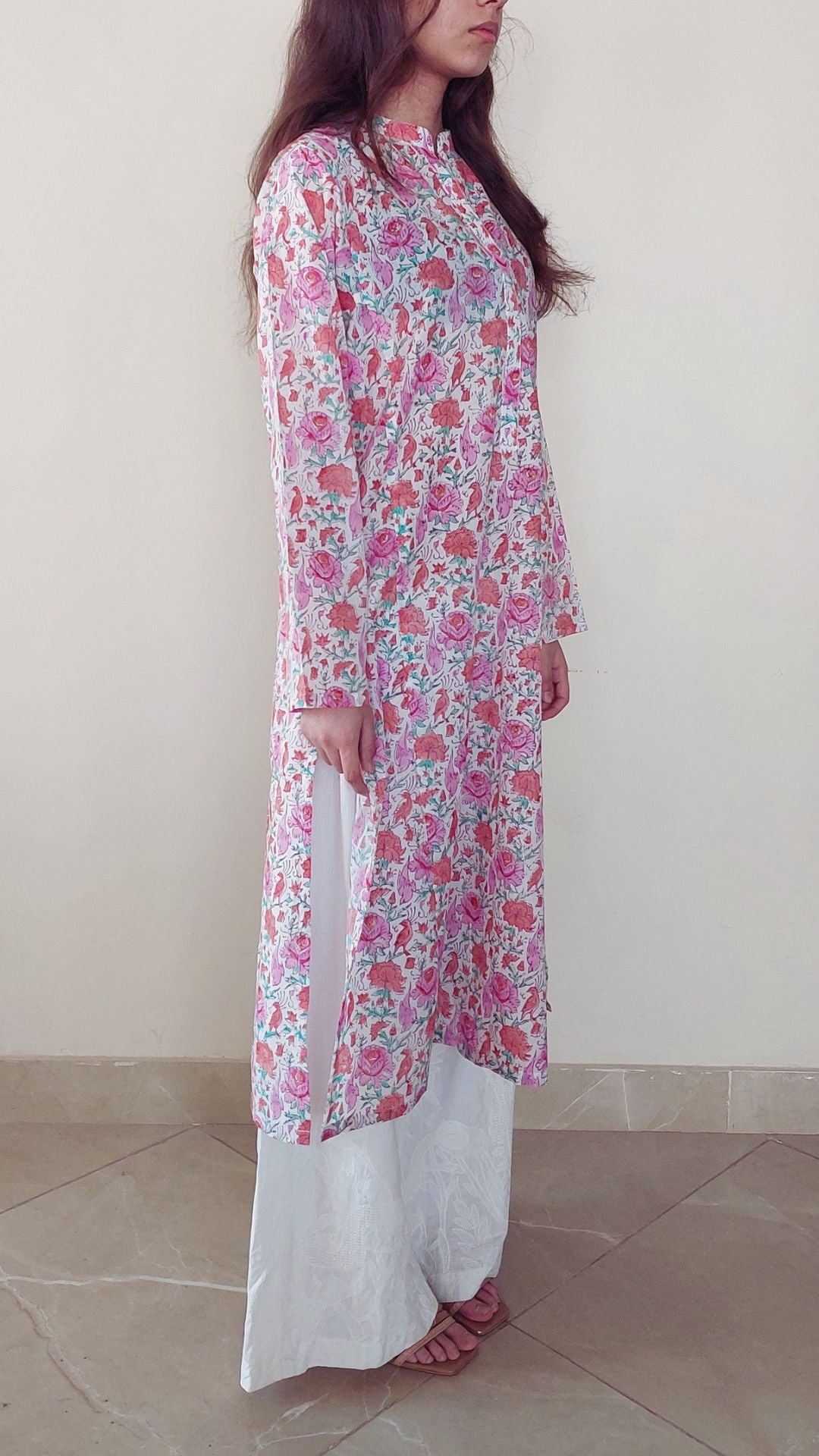 Gul-e-Daudi Kurta
